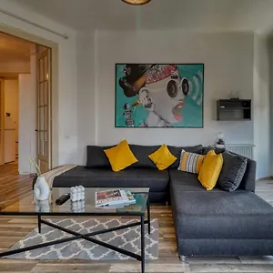https://central-charm.bucharesthotelsnow.com